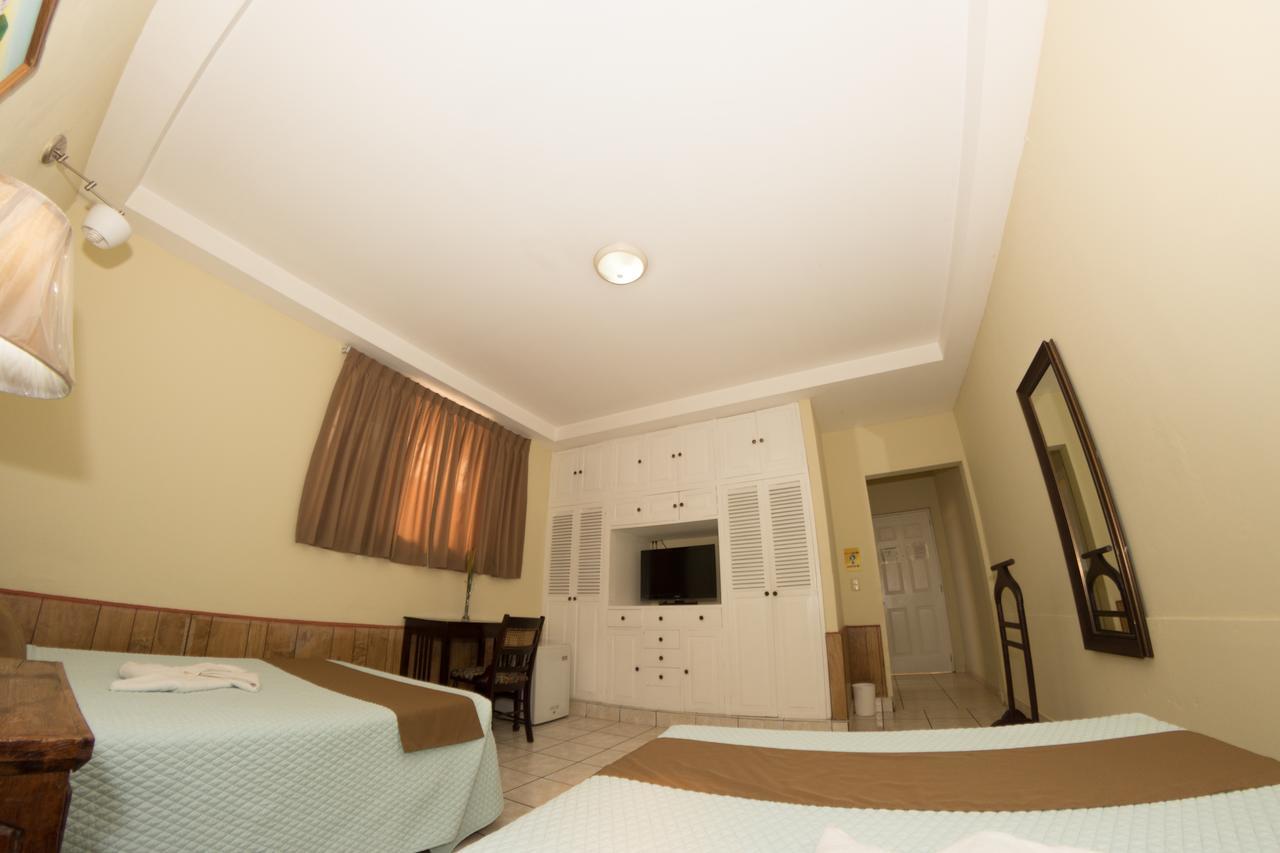 Hotel Meson De Maria Antiguo Cuscatlán Екстериор снимка