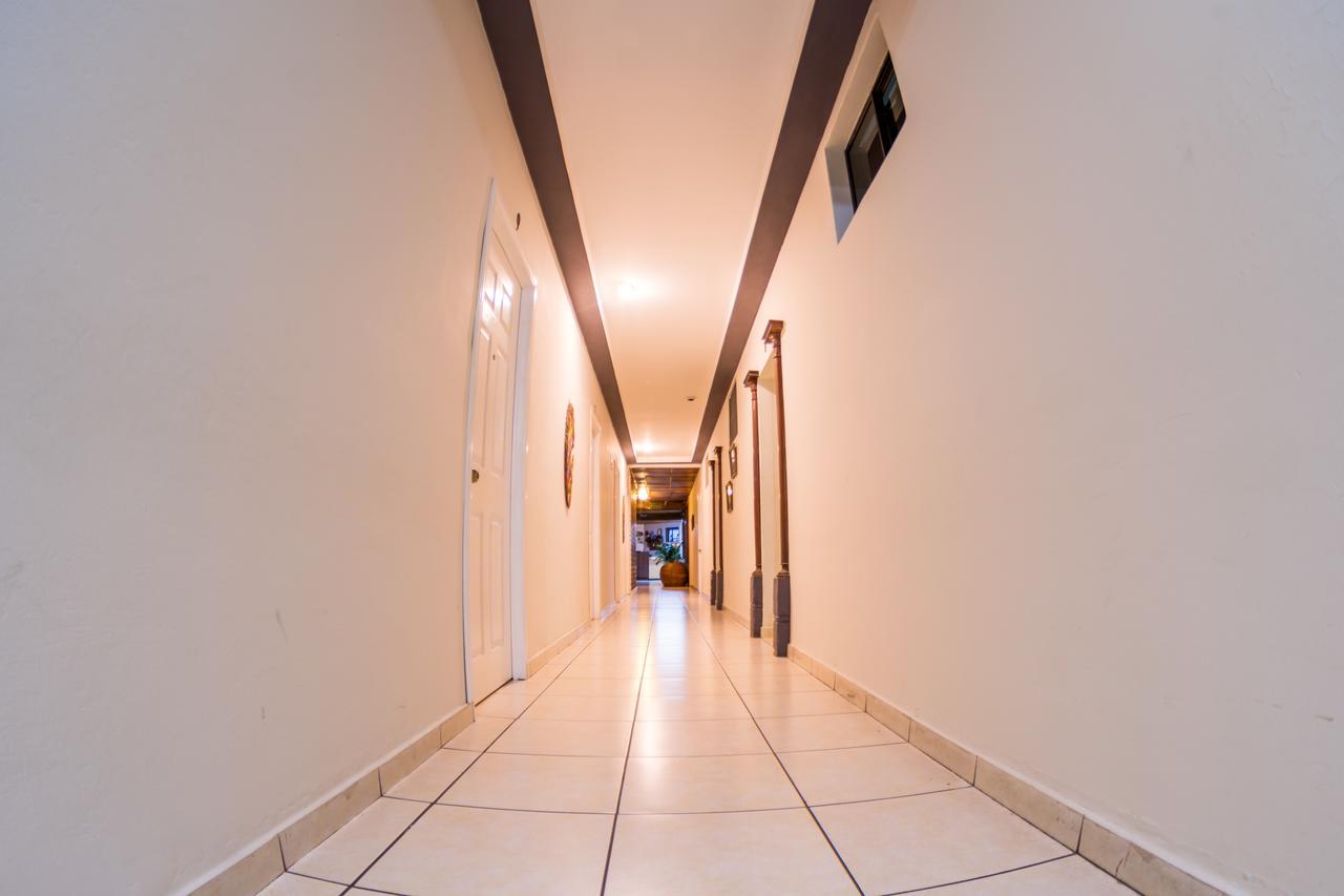 Hotel Meson De Maria Antiguo Cuscatlán Екстериор снимка