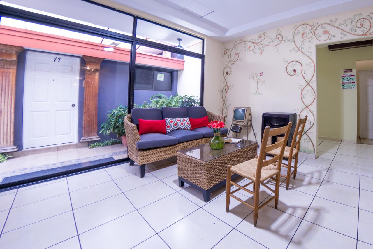 Hotel Meson De Maria Antiguo Cuscatlán Екстериор снимка