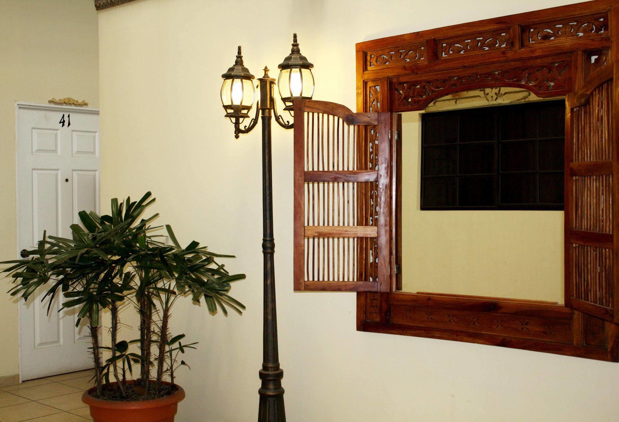 Hotel Meson De Maria Antiguo Cuscatlán Екстериор снимка