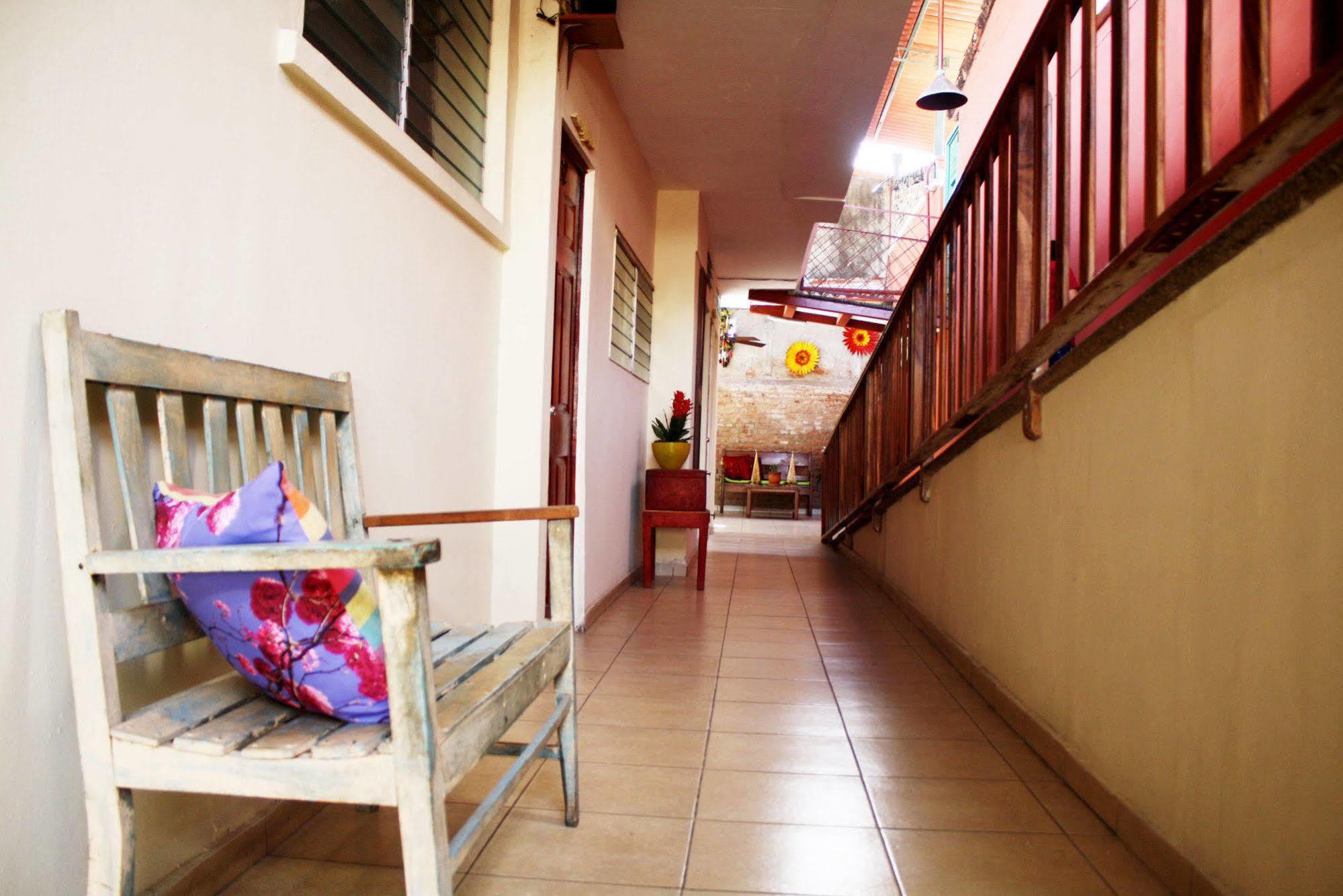 Hotel Meson De Maria Antiguo Cuscatlán Екстериор снимка