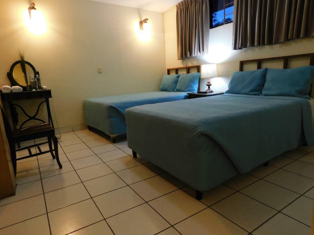 Hotel Meson De Maria Antiguo Cuscatlán Екстериор снимка