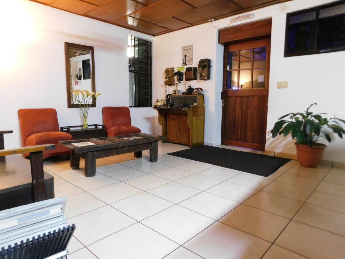 Hotel Meson De Maria Antiguo Cuscatlán Екстериор снимка